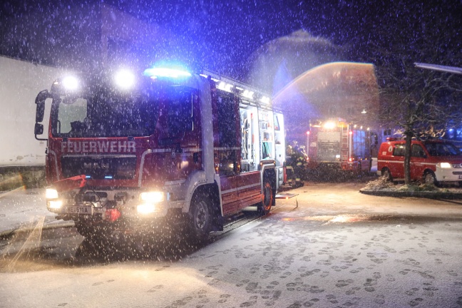 Foto: Nächtlicher Brand eines Müllraumes in Wels-Innenstadt | Foto: laumat.at/Matthias Lauber Nächtlicher Brand eines Müllraumes in Wels-Innenstadt