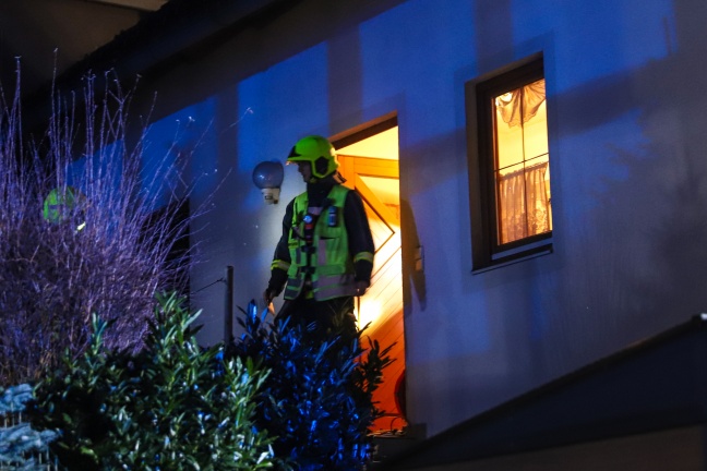Küchenbrand in Neuhofen an der Krems vor Eintreffen der Feuerwehr gelöscht
