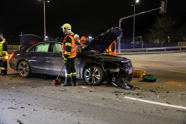 Drei Verletzte bei Verkehrsunfällen auf der Pyhrnpass Straße in Thalheim bei Wels