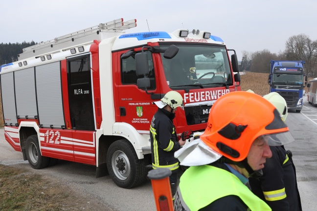Verkehrsunfall auf der Gallspacher Straße in Gaspoltshofen fordert zwei Verletzte