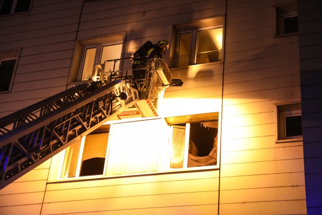 20 Hausbewohner bei Wohnungsbrand in Traun evakuiert