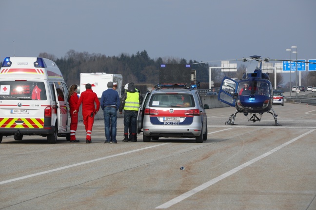 Schwerer Verkehrsunfall auf der Westautobahn bei Eberstalzell fordert zwei Verletzte