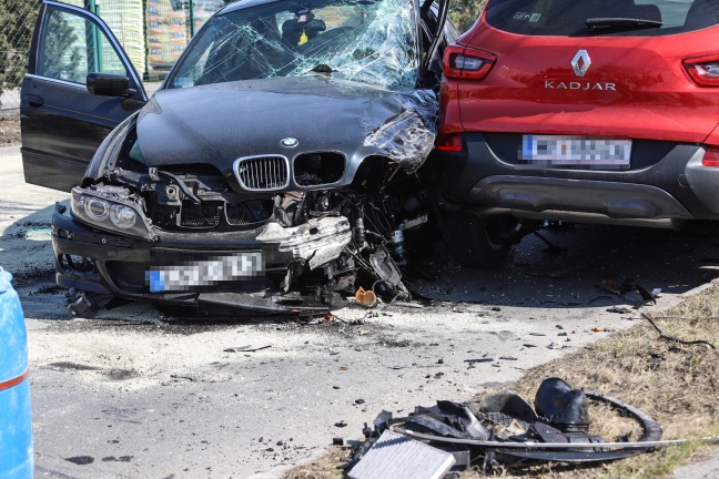 Schwerer Verkehrsunfall in Wels-Neustadt fordert zwei Verletzte