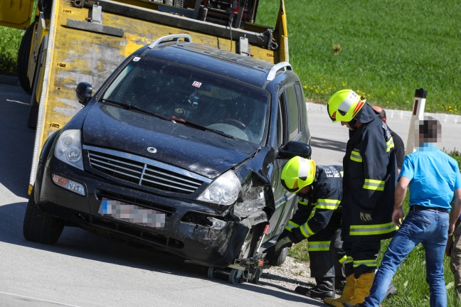Zwei Verletzte bei Verkehrsunfall in Neukirchen bei Lambach
