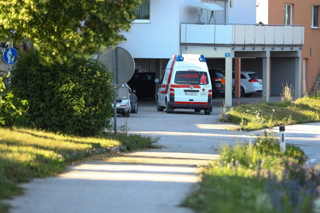Notarzthubschrauber nach Fahrradsturz in Neuhofen an der Krems im Einsatz
