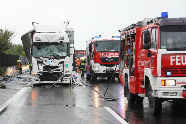 Zwei Tote bei LKW-Crash auf Pyhrnautobahn bei Inzersdorf im Kremstal