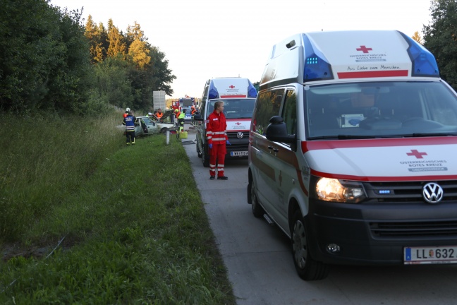 Autoüberschlag auf Westautobahn in Allhaming fordert drei Verletzte