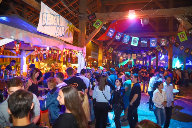 Karibikfest in Weißkirchen an der Traun als Startschuss in den heißen Partysommer
