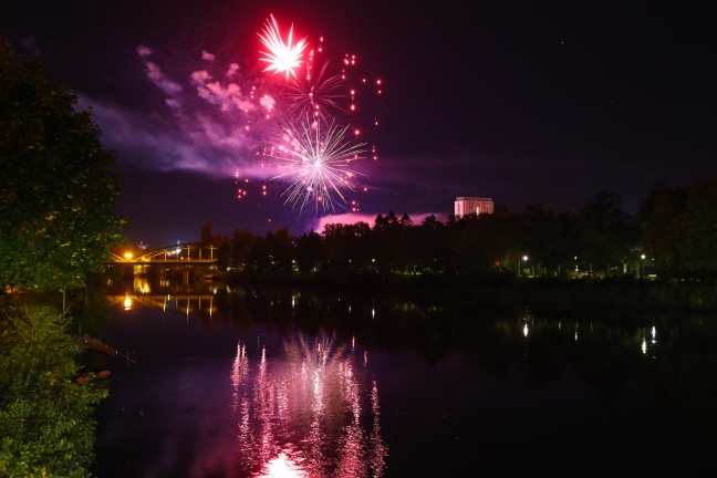 Welser Volksfest sorgte mit Feuerwerk für viele staunende Gesichter in und um Wels