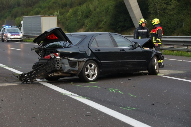 Schwerer Verkehrsunfall auf Innkreisautobahn bei Kematen am Innbach fordert zwei teils Schwerverletzte