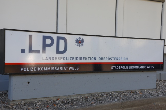 Situation bei Alkotest nach Verkehrsunfall in Wels eskaliert - drei Polizisten verletzt