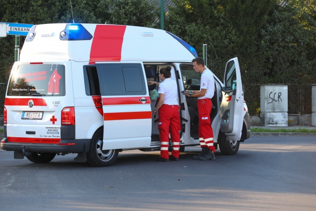 Radfahrerin bei Kollision mit Mopedauto in Wels-Neustadt schwer verletzt