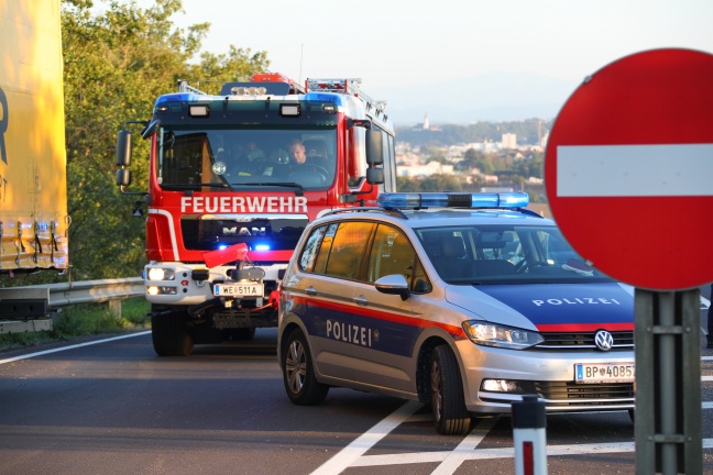 LKW-Lenker auf Innviertler Straße nach internem Notfall erfolgreich reanimiert