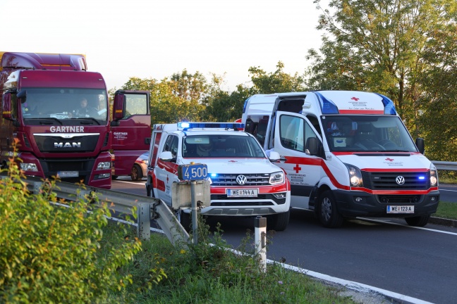 LKW-Lenker auf Innviertler Straße nach internem Notfall erfolgreich reanimiert