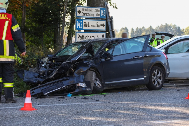 Schwerer Verkehrsunfall auf Hausruckstraße in Hohenzell