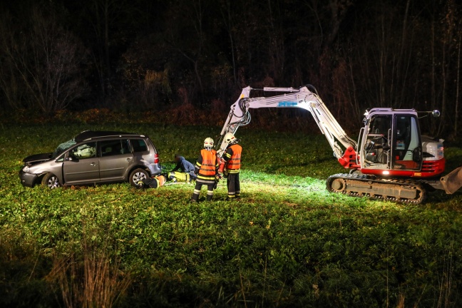 Schwerer Crash zwischen LKW und Auto auf Pyhrnpass Straße in Thalheim bei Wels