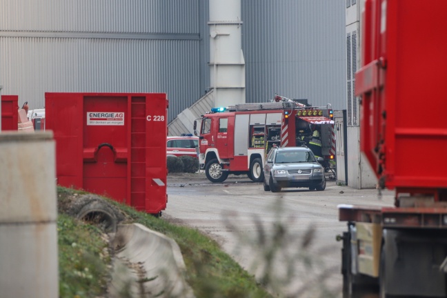 Brand bei Abfallverwertungsunternehmen in Wels-Schafwiesen