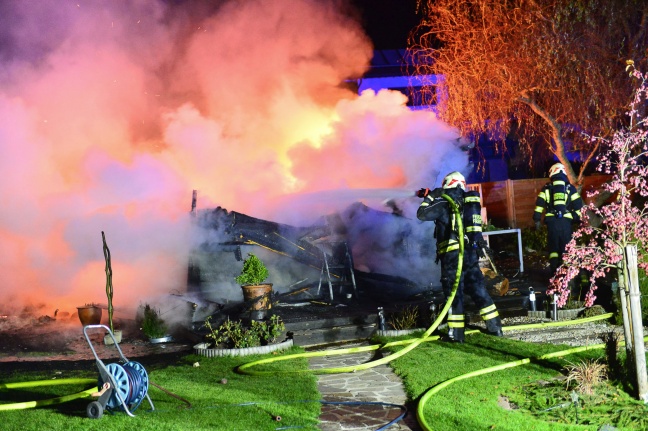 Holzhütten in Freistadt wurden Raub der Flammen
