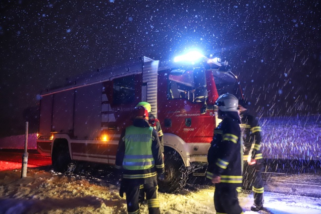 Starker Schneefall sorgt für zahlreiche Einsätze in Oberösterreich