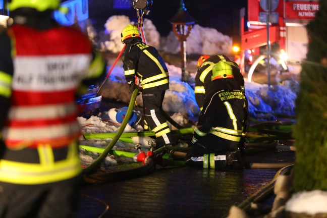 Großeinsatz der Feuerwehr bei Wohnhausbrand in Altmünster