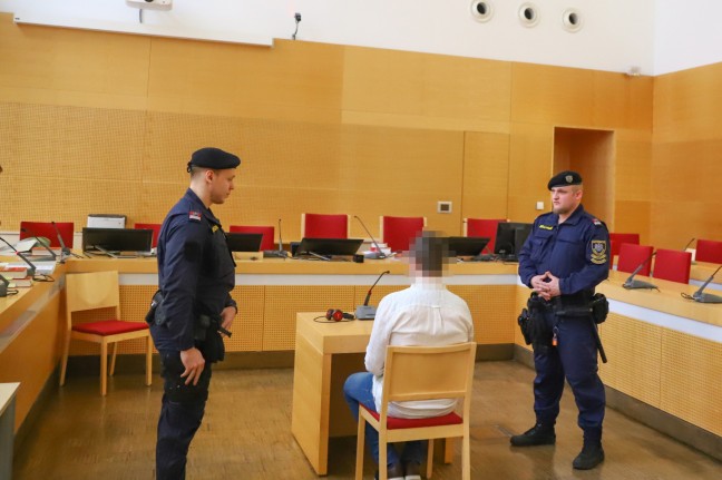 Foto: Urteil nach Mordversuch: Angeklagter wird in Anstalt für geistig abnorme Rechtsbrecher eingewiesen | Foto: laumat.at/Matthias Lauber Urteil nach Mordversuch: Angeklagter wird in Anstalt für geistig abnorme Rechtsbrecher eingewiesen