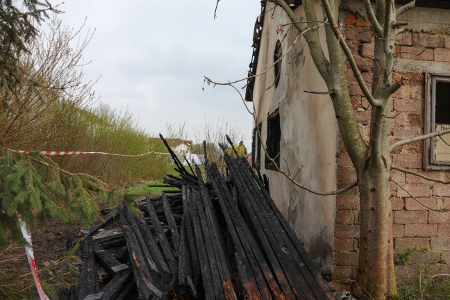 Feuer nach Brandstiftung in St. Marien auf Lagergebäude übergegriffen