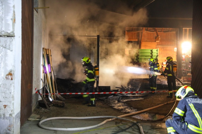 Brand auf einem Bauernhof in Schlatt sorgt für Einsatz der Feuerwehren