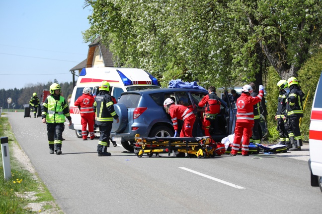 Vier Verletzte bei schwerem Verkehrsunfall in Vorchdorf