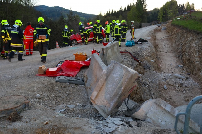 Tödlicher Verkehrsunfall: Auto bei Scharnstein in Baustelle gekracht
