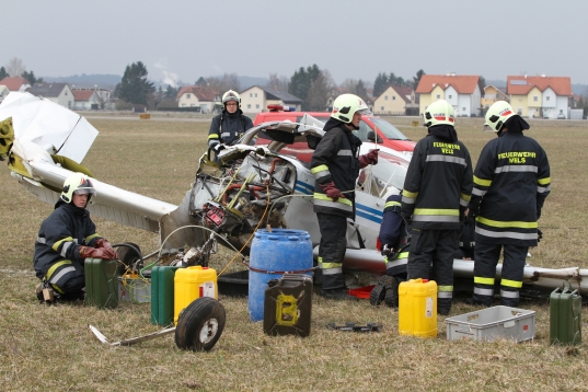 Kleinflugzeug am Welser Flugplatz abgestürzt