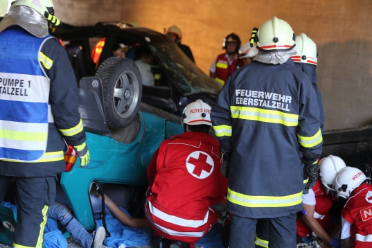 Große Einsatzübung mit Feuerwehr und Rotem Kreuz in Sipbachzell