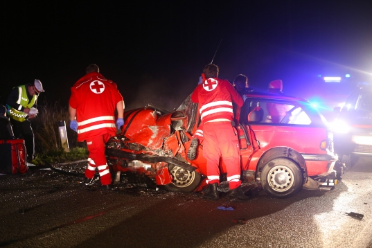 19-Jährige bei schwerem Verkehrsunfall in Krenglbach ums Leben gekommen
