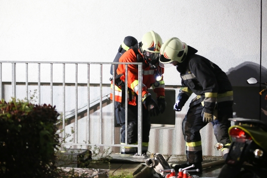 Verletzte bei Brand im Keller eines Mehrparteienhauses in Wels-Vogelweide