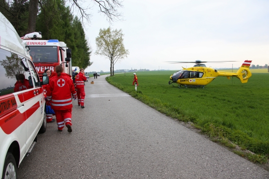 PKW-Lenkerin bei Verkehrsunfall in Steinhaus schwer verletzt