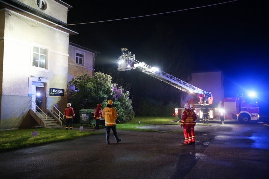 Brand im Keller eines leerstehenden Gebäudes in Wels-Pernau