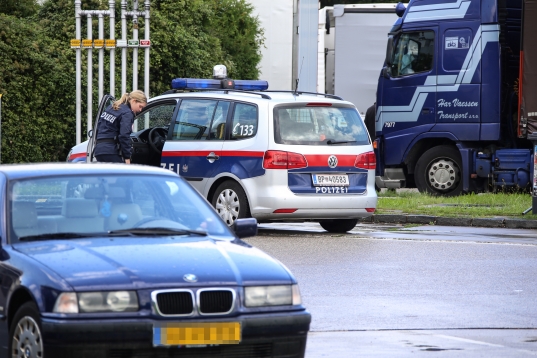 Drei Rumänen nach räuberischem Diebstahl festgenommen