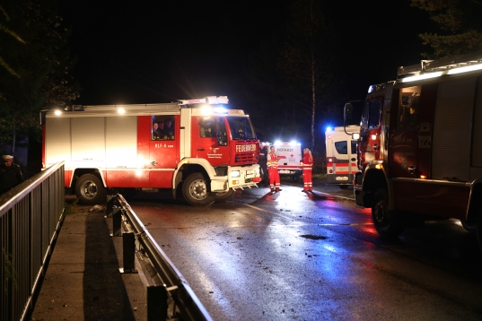 Vollbesetzer PKW stürzt bei schwerem Verkehrsunfall in St. Pankraz in die Tiefe