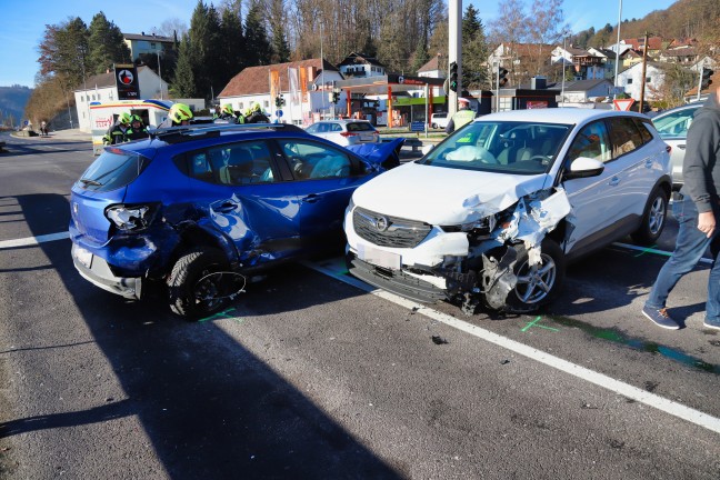 Verkehrsunfall auf der Rohrbacher Straße bei Puchenau forderte zwei Verletzte