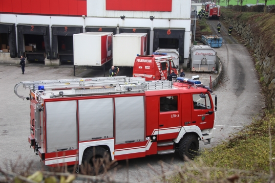 Möbelhaus in Ansfelden nach Brand eines Verteilers evakuiert