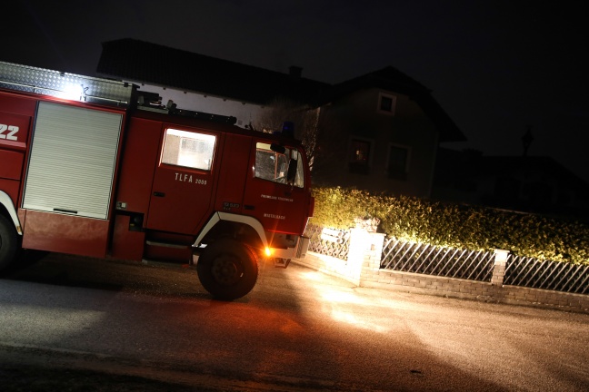 Feuerwehr bei Rauchentwicklung in Buchkirchen im Einsatz