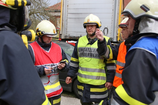 Spannende Einsatzübung der Feuerwehren in Offenhausen