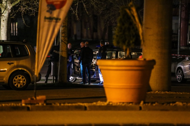 Taxilenkerin auf Parkplatz in Gunskirchen getötet