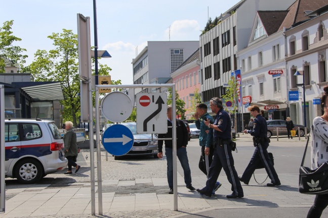 Polizeieinsatz nach Raub in der Welser Innenstadt