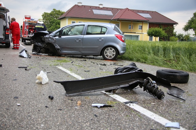 Schwerer Verkehrsunfall in Pettenbach fordert vier Verletzte