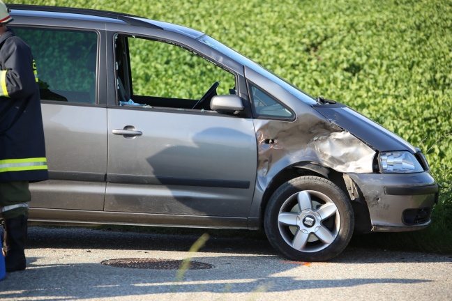 Mopedlenker bei schwerem Verkehrsunfall in Buchkirchen schwerst verletzt