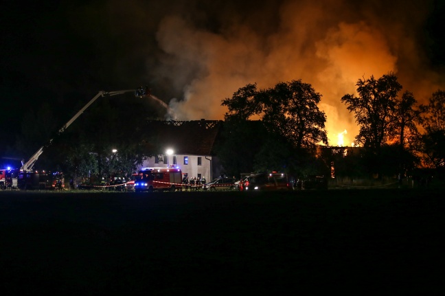 Großbrand auf einem Bauernhof in Hofkirchen im Traunkreis