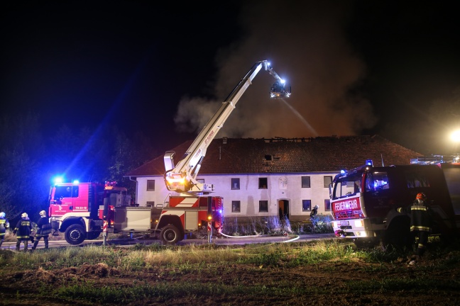 Großbrand auf einem Bauernhof in Hofkirchen im Traunkreis