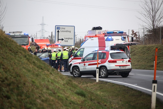 Schwerer Verkehrsunfall auf der Kremstal Straße fordert zwei Todesopfer