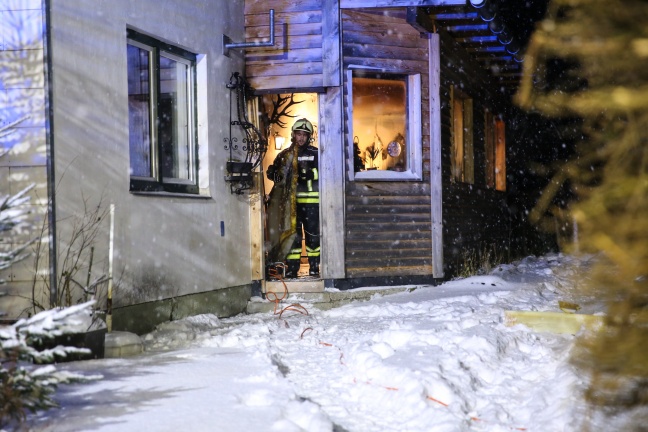 Brand in einem Schlafzimmer in Grünau im Almtal fordert zwei Verletzte