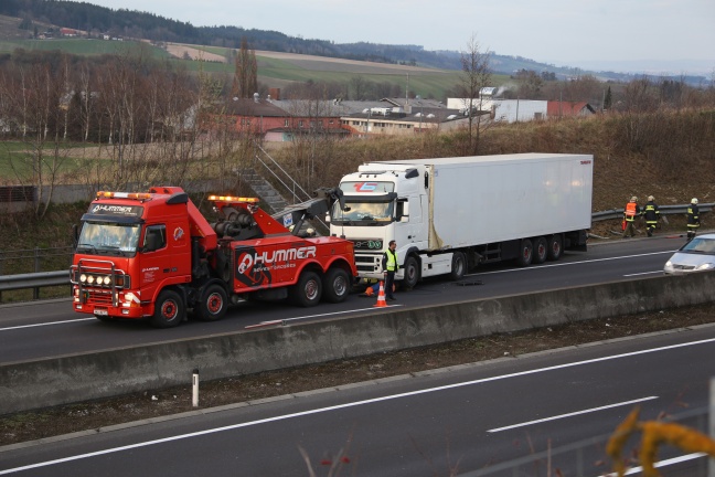 Größerer Dieselaustritt nach LKW-Unfall auf der Innkreisautobahn in Pichl bei Wels